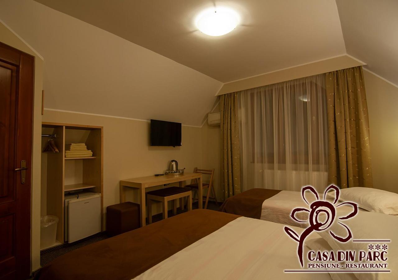 Casa Din Parc Hotel Ковасна Екстериор снимка