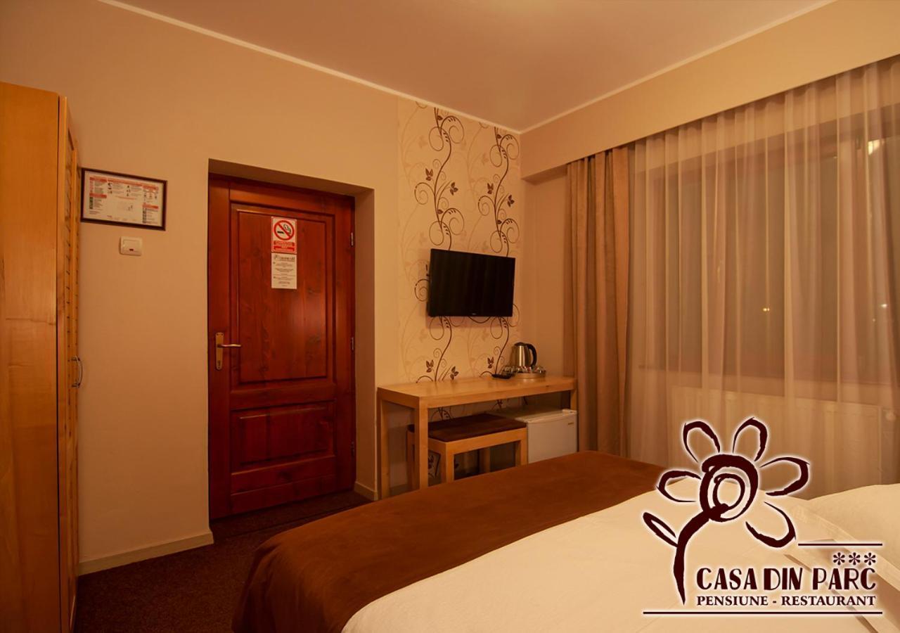 Casa Din Parc Hotel Ковасна Екстериор снимка