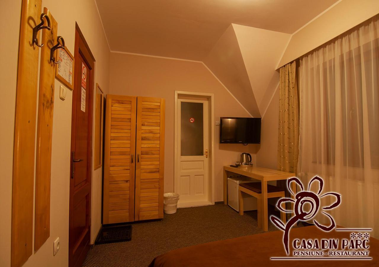 Casa Din Parc Hotel Ковасна Екстериор снимка